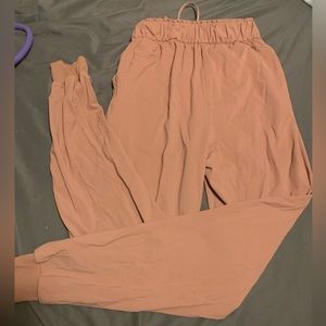 Lululemon joggers with pockets NEW
